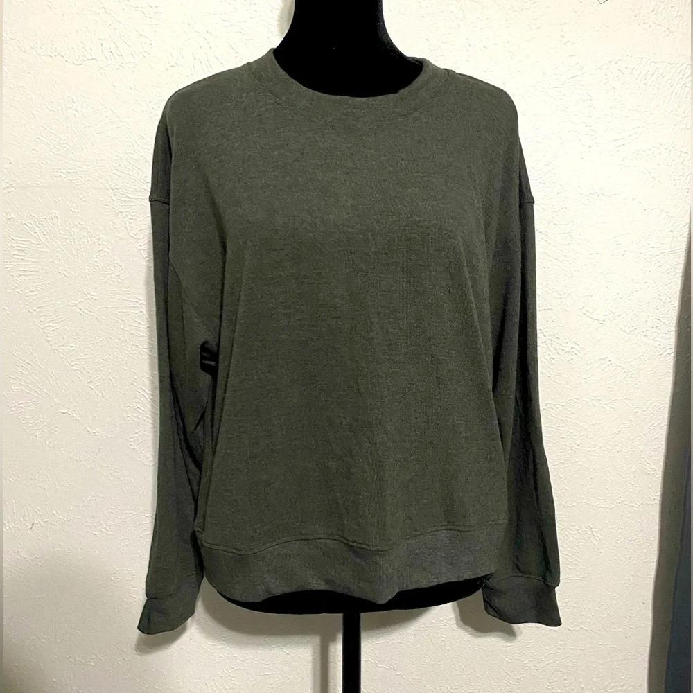 Lightweight basic sweater - Picture 1 of 4